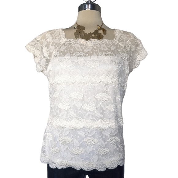 White Clear Beige Lace Short Sleeve Top.  Size M. - Picture 4 of 11